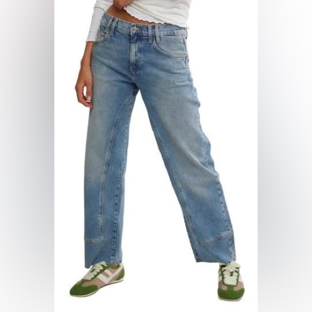 Free People Light Wash Blue Straight-Leg Jeans